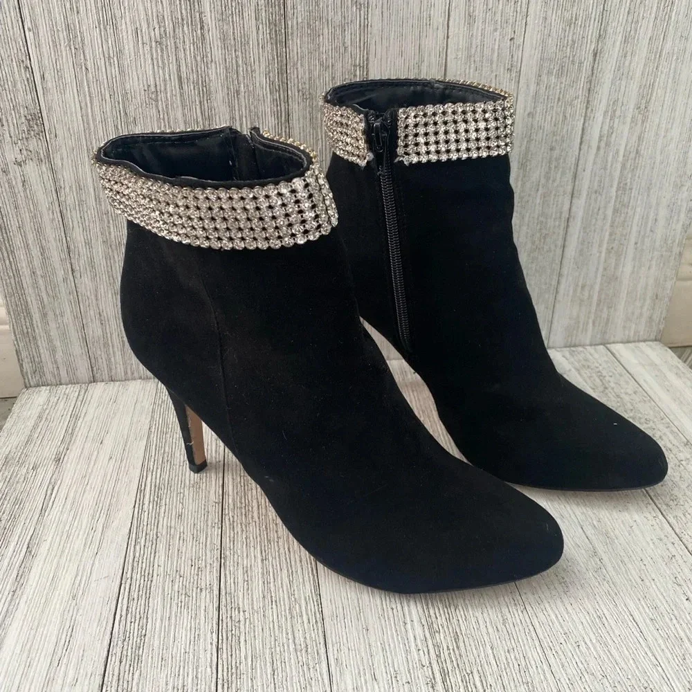 NEW YORK & COMPANY RHINESTONE-CUFF HEEL BOOTIE SIZE 10